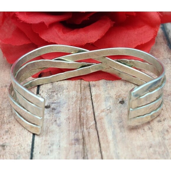 Cute Silver Tone Intertwined Cuff Bracelet Hammered Smooth - Picture 8 of 11